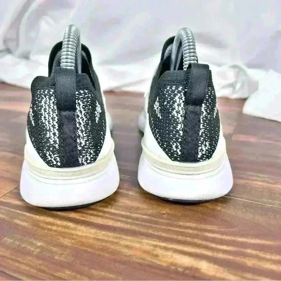 APL TechLoom Bliss Size 7 in HEATHER GREY/ SILVER/ OMBRE - Picture 4 of 8